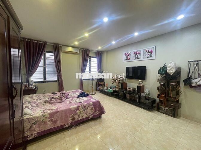 Cần bán gấp nhà Ngọc Thụy 40m dân xây công năng 3 Pn giá 6ty có TL