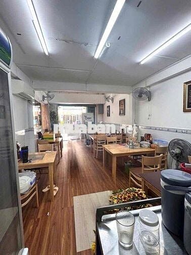 MẶT TIỀN XE TẢI 60M2 WC RIÊNG QUẬN 11