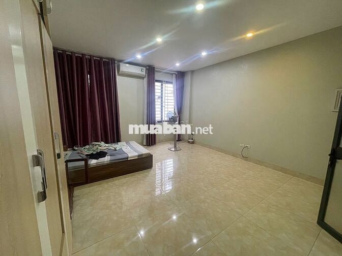 Cần bán gấp nhà Ngọc Thụy 40m dân xây công năng 3 Pn giá 6ty có TL
