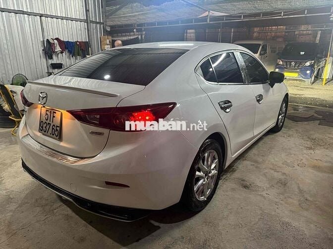 Mazda 3 2016 1.5 AT Sedan - 81000 km