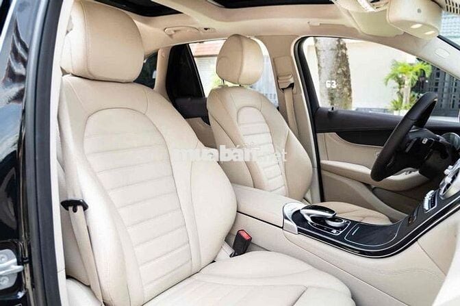 LONG ANH AUTO về Mercedes GLC300 4Matic model 2018