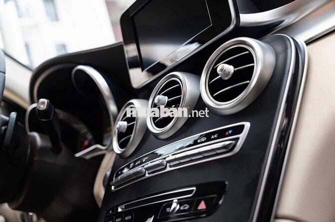 LONG ANH AUTO về Mercedes GLC300 4Matic model 2018