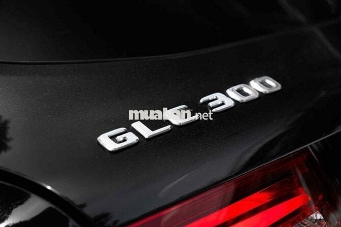 LONG ANH AUTO về Mercedes GLC300 4Matic model 2018