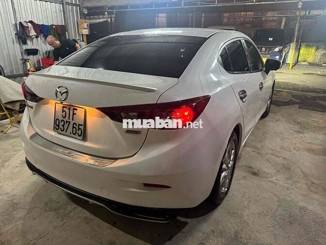 Mazda 3 2016 1.5 AT Sedan - 81000 km