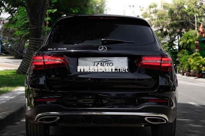 LONG ANH AUTO về Mercedes GLC300 4Matic model 2018
