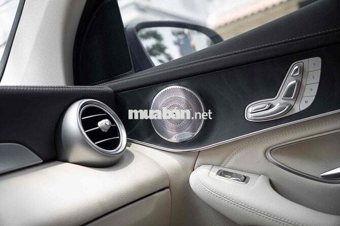 LONG ANH AUTO về Mercedes GLC300 4Matic model 2018