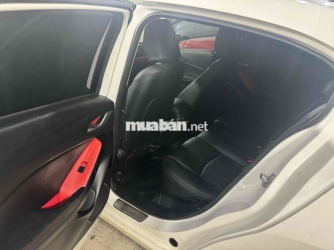 Mazda 3 2016 1.5 AT Sedan - 81000 km