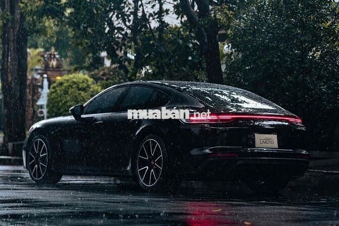 Porsche Panamera 4 Model 2022 - Đen đỏ Option 1.5T