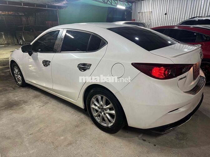 Mazda 3 2016 1.5 AT Sedan - 81000 km