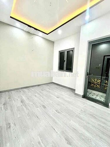 QUẬN 7, NHÀ MỚI 60m2,  3 TẦNG, 4 PHÒNG NGỦ, DỌN VÀO Ở NGAY, HẺM XE HƠI