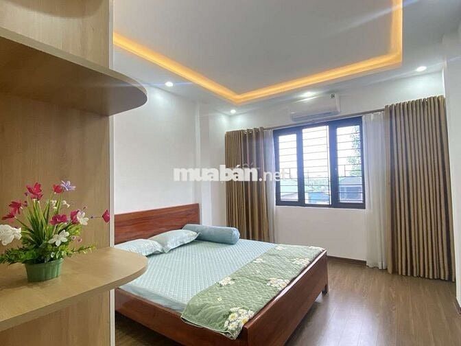 Bán nhà phố Cổ  Linh- đối diện TTTM Aeon Long Biẻn 30 × 7.150 tỷ