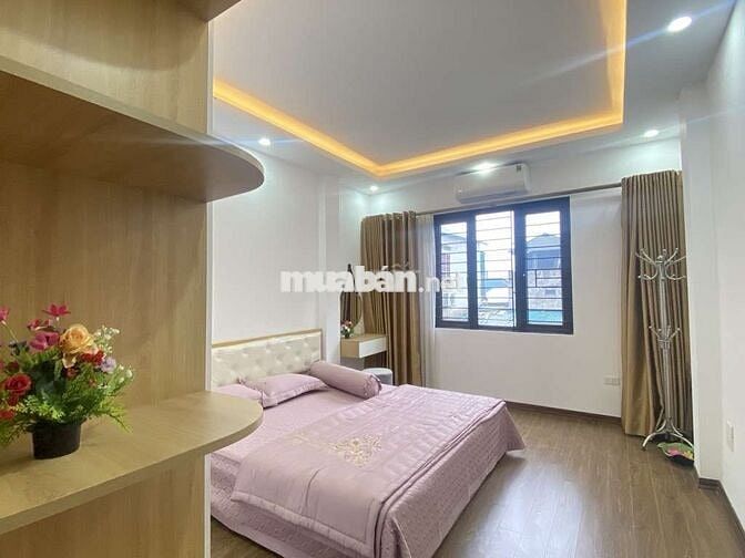 Bán nhà phố Cổ  Linh- đối diện TTTM Aeon Long Biẻn 30 × 7.150 tỷ