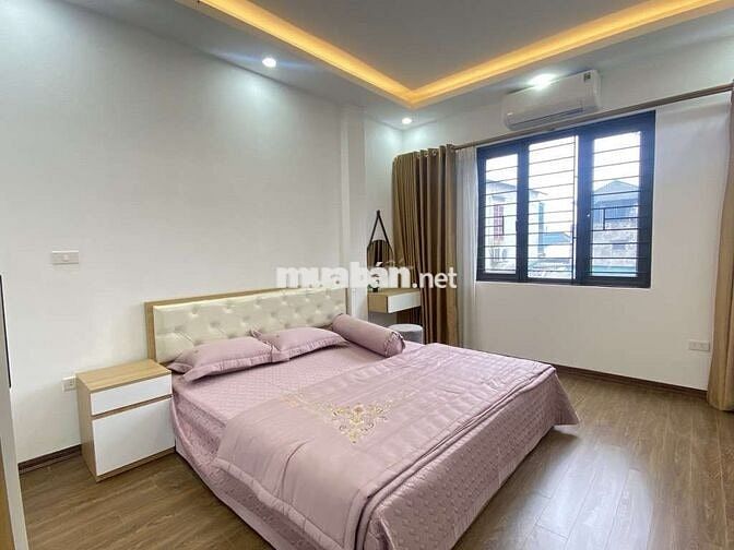 Bán nhà phố Cổ  Linh- đối diện TTTM Aeon Long Biẻn 30 × 7.150 tỷ