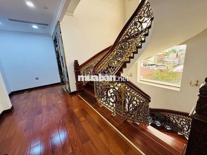 CITYLAND RIVERSIDE Q7
 BỂ BƠI RIÊNG – THANG MÁY – FULL GỖ GÕ ĐỎ