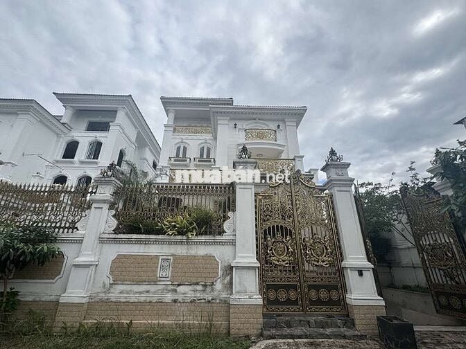CITYLAND RIVERSIDE Q7
 BỂ BƠI RIÊNG – THANG MÁY – FULL GỖ GÕ ĐỎ