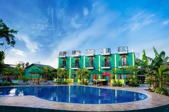 Bán lô đất vàng mặt phố đi bộ Minh Châu - Bãi Biển đẹp nhất Miền Bắc 