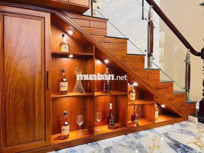 Cần bán nhà mặt tiền đường Nguyễn Hiền