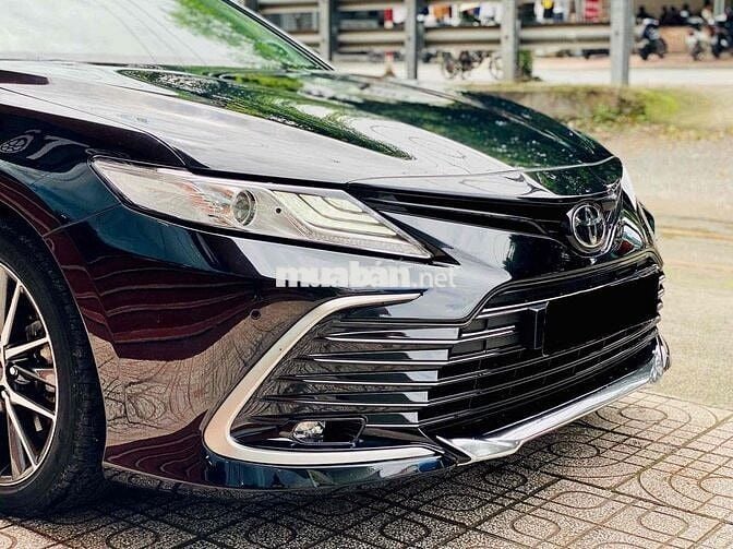 Toyota Camry 2022 2.0Q 50000 km còn rất mới và đẹp