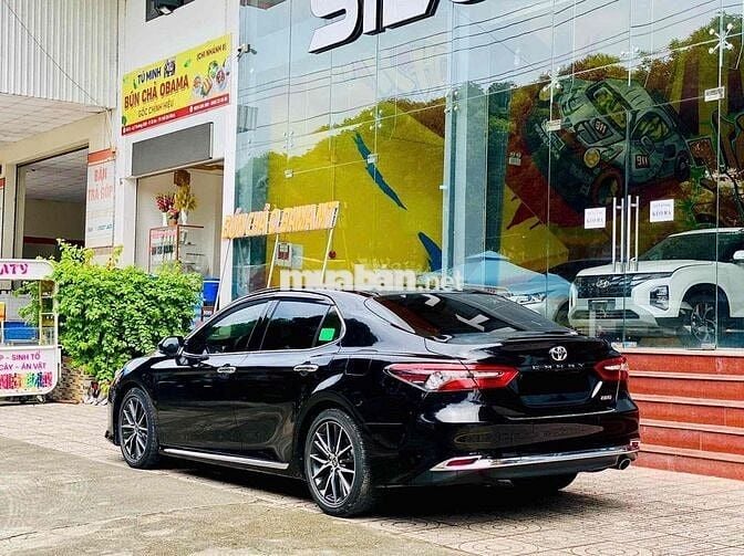 Toyota Camry 2022 2.0Q 50000 km còn rất mới và đẹp