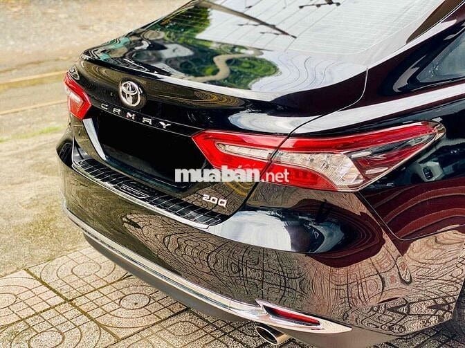 Toyota Camry 2022 2.0Q 50000 km còn rất mới và đẹp