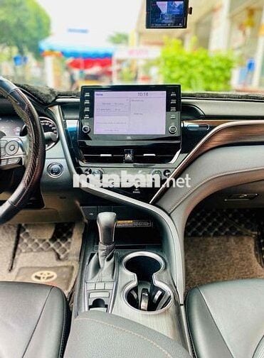 Toyota Camry 2022 2.0Q 50000 km còn rất mới và đẹp