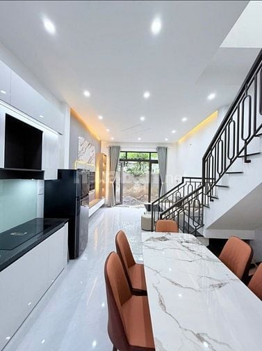 Bán nhà Lê Hồng Phong Q5, 67m² (4,8x14), hẻm xe hơi 5m,  giá 2,9 tỷ