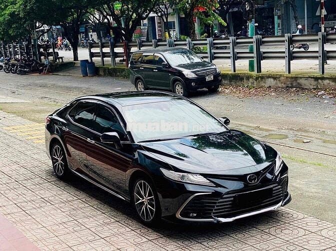 Toyota Camry 2022 2.0Q 50000 km còn rất mới và đẹp