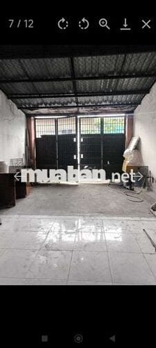 Nhà ở cần bán.cong năng đây đu . mặt đường rộng vừa hai xe tránh nhau