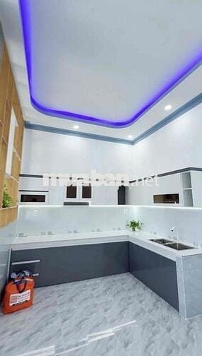 Nhà mới ô tô tới nhà, có sẵn sân để xe sát chợ, khu dân cư hiện hữu