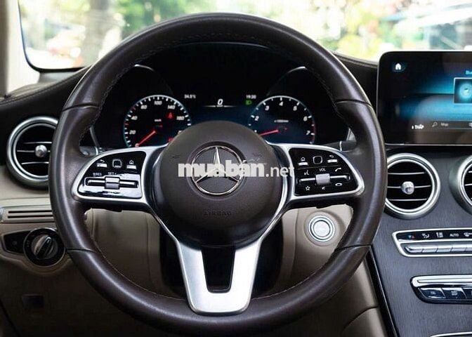 Mercedes Benz GLC300 4MATIC 2021