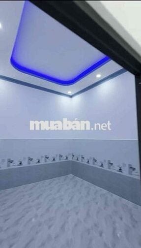 Nhà mới ô tô tới nhà, có sẵn sân để xe sát chợ, khu dân cư hiện hữu