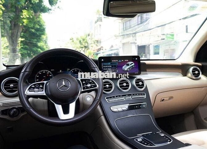 Mercedes Benz GLC300 4MATIC 2021