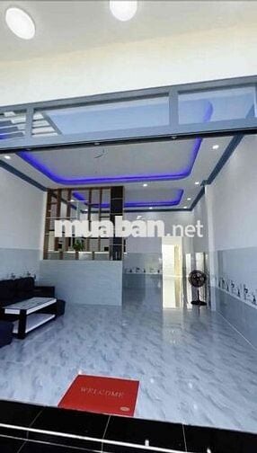 Nhà mới ô tô tới nhà, có sẵn sân để xe sát chợ, khu dân cư hiện hữu