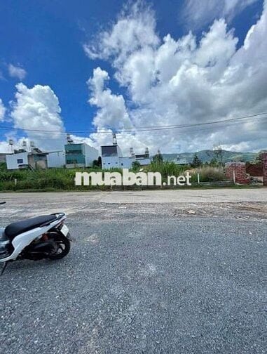 Bán gấp 1ty2 đất thổ cư 116m2 mặt tiền Dương Đình Cúc, Bình Chánh. shr