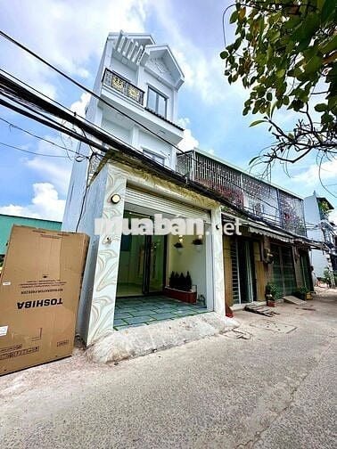 NHÀ QUẬN 7 MẶT TIỀN HẺM XE HƠI KD BUÔN BÁN ĐƯỢC