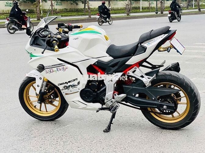 GPX DEMON 150 MÀU TRÁNG DÁN XE CHẠY KHOẺ CỰC BỐC