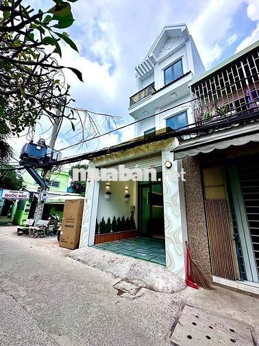 NHÀ QUẬN 7 MẶT TIỀN HẺM XE HƠI KD BUÔN BÁN ĐƯỢC