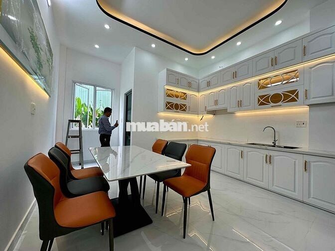 NHÀ QUẬN 7 MẶT TIỀN HẺM XE HƠI KD BUÔN BÁN ĐƯỢC