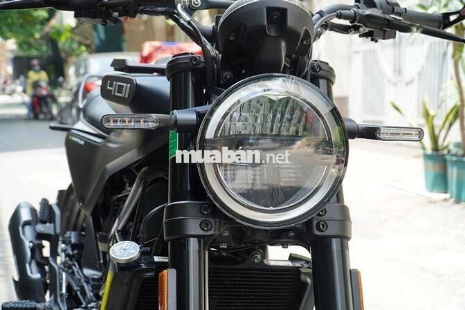 Husqvarna Svartpilen 401 lướt SG