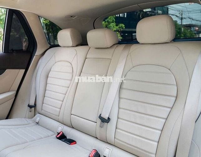 Mercedes Benz GLC300 4MATIC 2021
