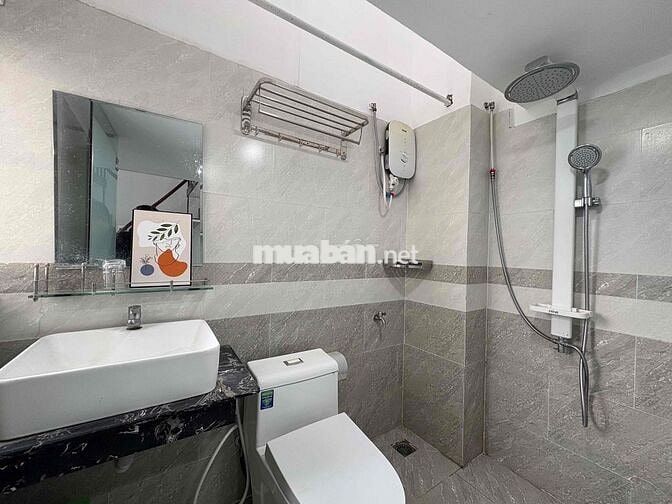 trống sẵn ở liền , toà nhà cao cấp