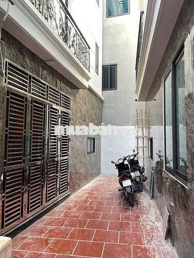 Nhà Mới 40m2 Phố Trạm, Ngõ Nông Thẳng 3 Bước Ra Ô Tô Tránh Dừng Đỗ
