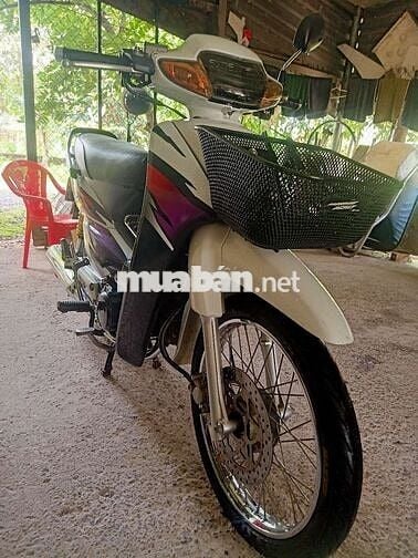 Cần bán wawe zx. Đúng đời. Màu trắng đen.