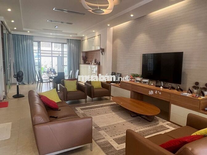 BIỆT THỰ NAM ĐÔ QUẬN 7 CHO THUÊ, 8x18, 3 phòng, full nội thất_65 Triệu