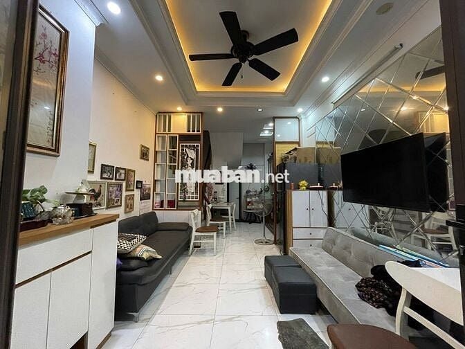 Chủ Vào Nam Cần Để Lại Căn Nhà Tại Thạch Bàn 5 Tầng Có Bể Bơi – 5.x tỷ