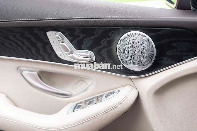 LONG ANH AUTO về Mercedes GLC300 4Matic 2019