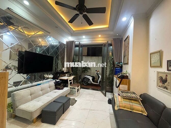 Chủ Vào Nam Cần Để Lại Căn Nhà Tại Thạch Bàn 5 Tầng Có Bể Bơi – 5.x tỷ