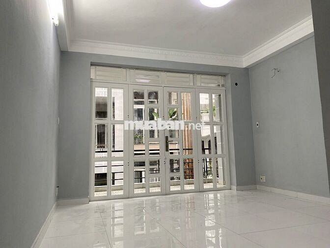 GIẢM SỐC 600TR CÒN HƠN 11 TỶ,XE HƠI NGỦ TRONG NHÀ,PHỐ ÁO CƯỚI