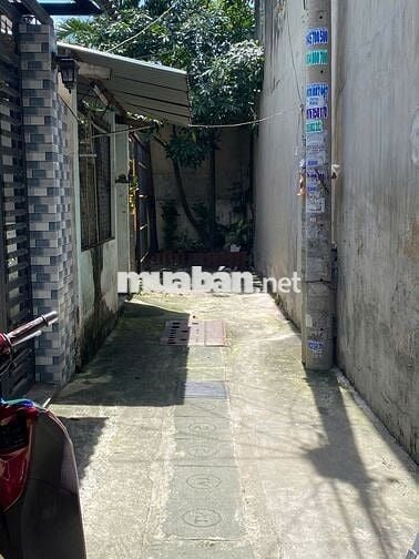 Nhà còn mới cứng, diện tích thoải mái cho 4 thành viên.