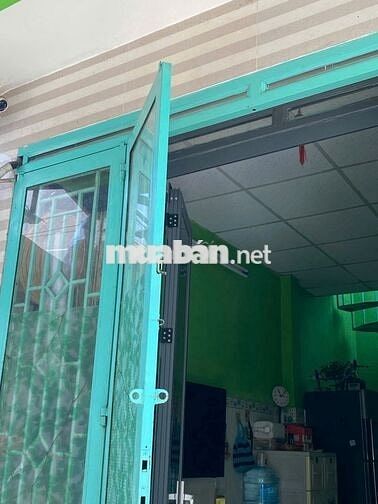Nhà còn mới cứng, diện tích thoải mái cho 4 thành viên.